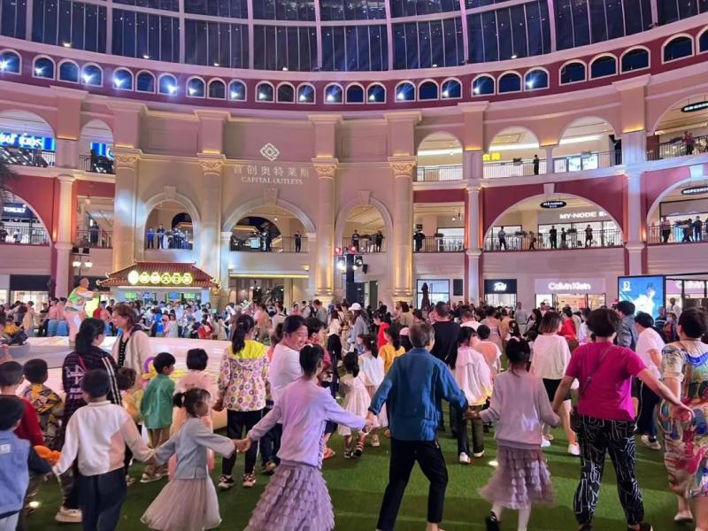 “五一”业绩新高、客流爆棚，成社媒焦点|首创奥莱十五城五天销售超4.1亿，同比猛涨136%
