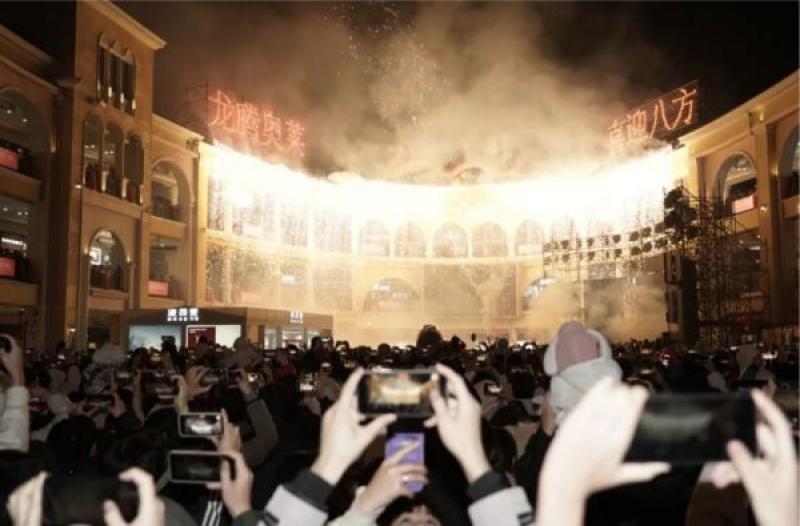 全国十五城全面爆发大破纪录，首创奥莱迎最强开年首日