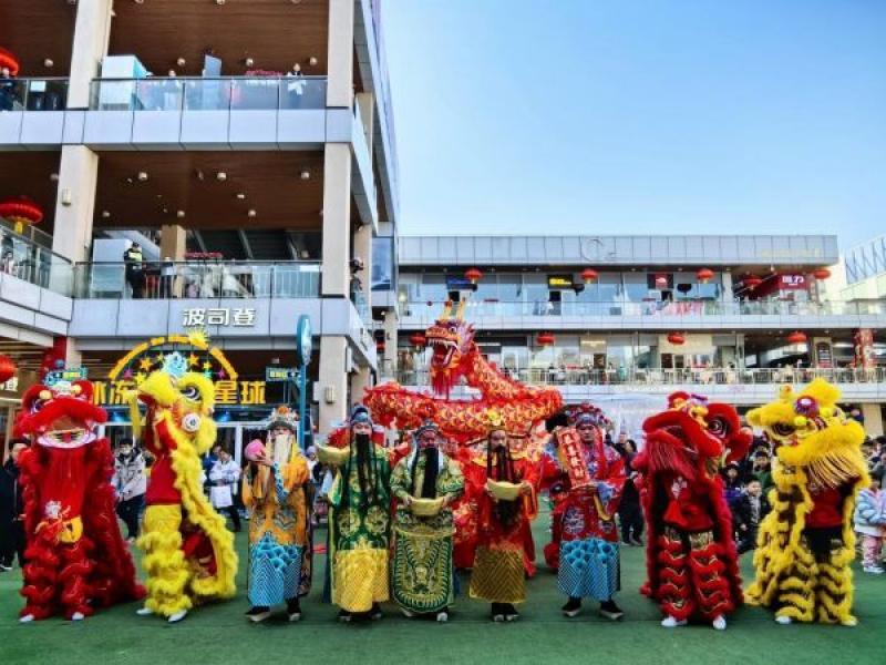 首创奥莱全国十五城春节档大爆发 销售猛增两成多，跻身“热门景点”